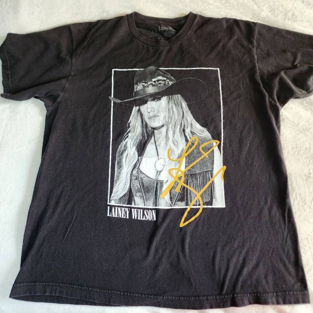 Lainey Wilson Black Graphic Tshirt Size XL